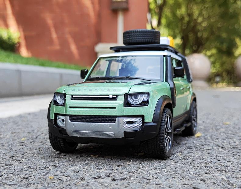 1/24 New 2022 Land Rover Defender SUV Alloy Car Model Diecast Metal Off-road Vehicles Model Simulation Collection Kids Gifts Toy