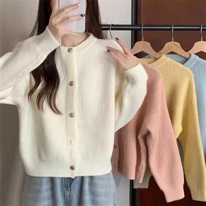 Spring and Autumn new crew neck knitted jacket for women to wear with gentle temperament short thickened sweater cardigan