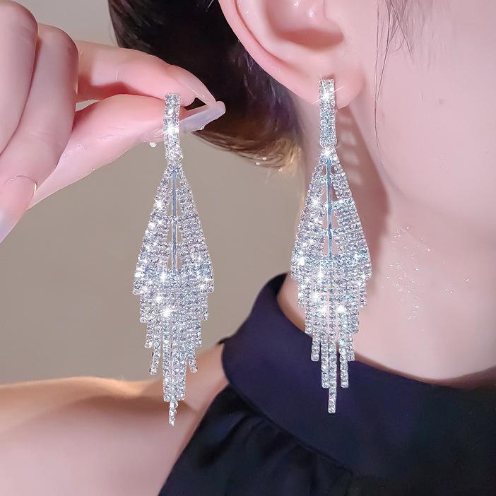 Elegant Tassel Long Earrings: European & American Fashion, High-End Prom & Evening Goddess Style.