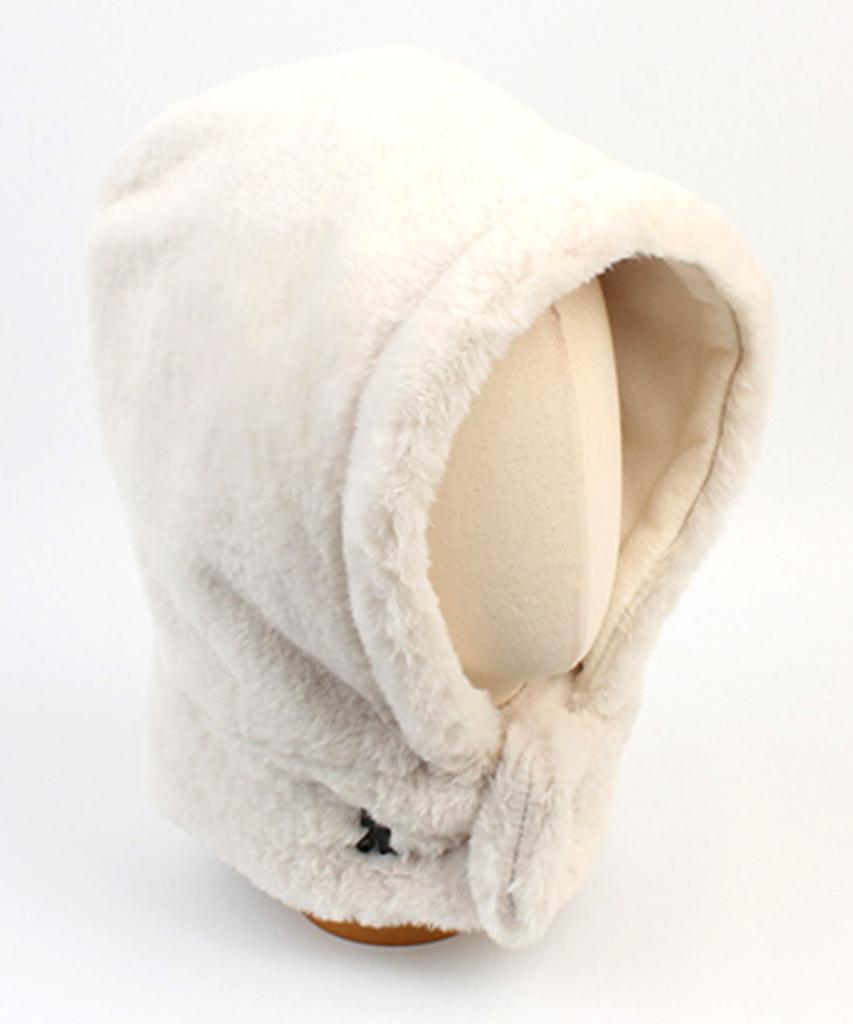 Yunibeosyeolkemiseuteuli Fur Open Ivory Balaclava