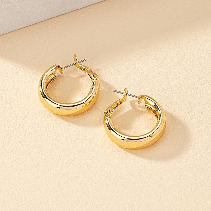 

Korean Geometric Circle Earrings: Retro Niche Design for Daily Wear