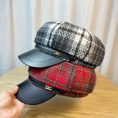 Achteckige Mütze Damen Herbst und Winter Retro Britisch Kariert Wollberet Vielseitige Schiebermütze Trend