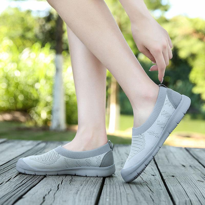 Neue Sommer Große Damenschuhe Mittleren Alters Mutter Schuhe Frau Weben Atmungsaktiv Mädchen Mesh Flache Lässige Strandschuhe