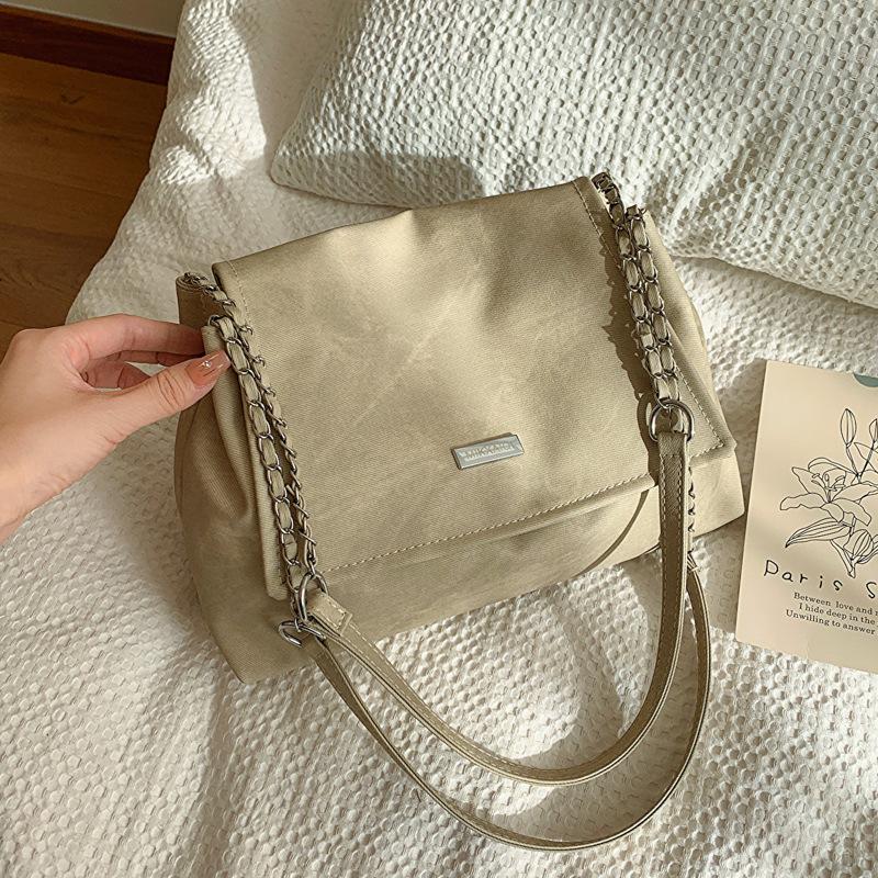 

Нишевая мода портативная большая сумка женская 2025 зима новая простая ретро сумка-тоут повседневная модная сумка подмышку грязно-белый