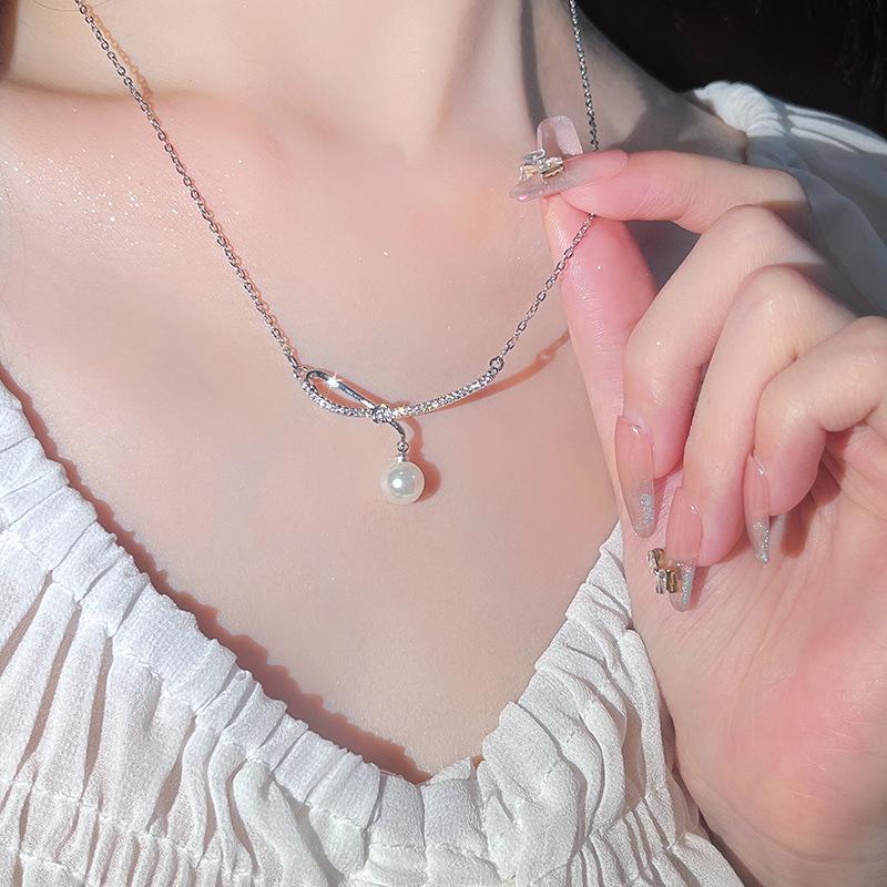 Knot Necklace Jewelry Femininity Commuter Imitation Pearl Stainless Steel Clavicle Chain