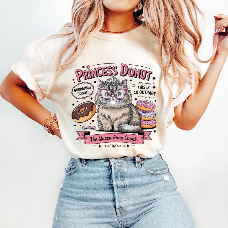 T-shirt Principessa Ciambella Dungeon Divertente Carino Gatto Gamer Dungeon Crawler Carl Regalo per Fan Sarcastico Regina Meme T-shirt