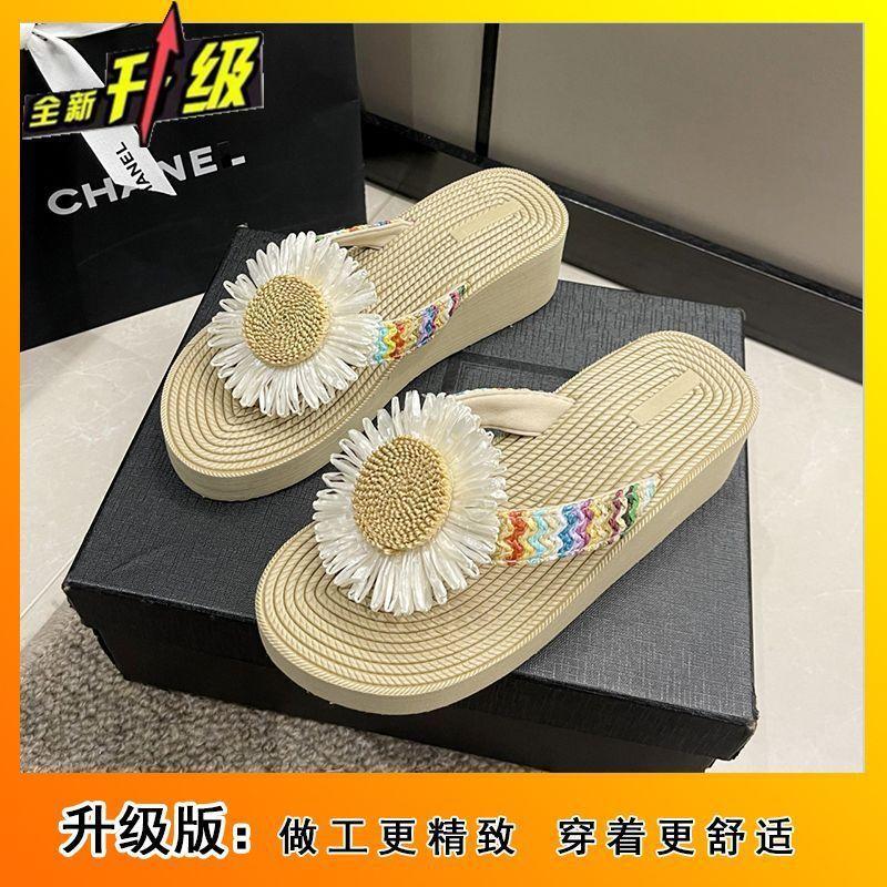 Platform flower beach shoes 2025 summer new cool slippers fashionable versatile vacation non-slip slippers women