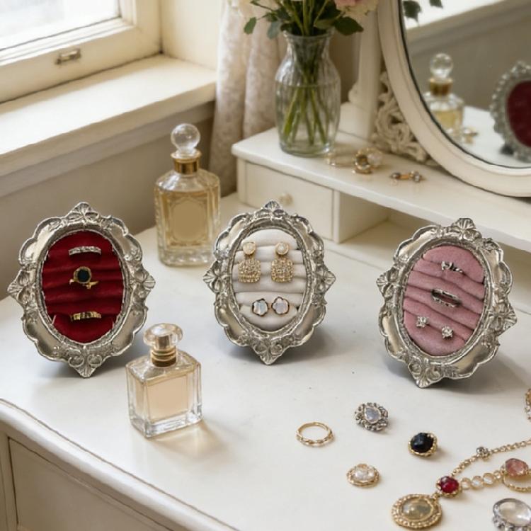 Sturdy Resin Jewelry Exhibition Stand Ideal For Showcasing Earrings Pendants And Charm