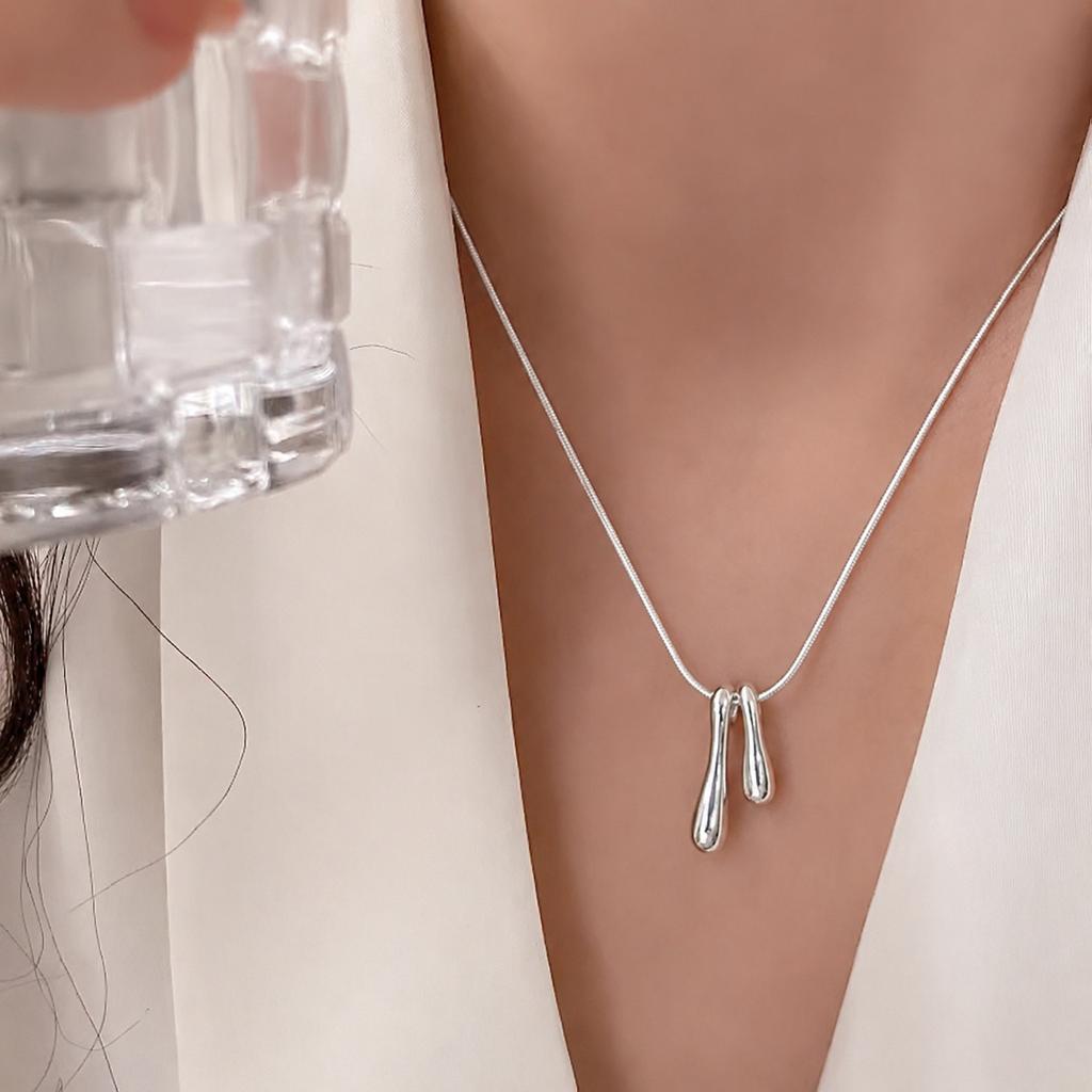 Minimalist and Cool Style Double Water Droplet Necklace Texture Collarbone Chain, Cool and High-end Commuting, Versatile for Daily Use