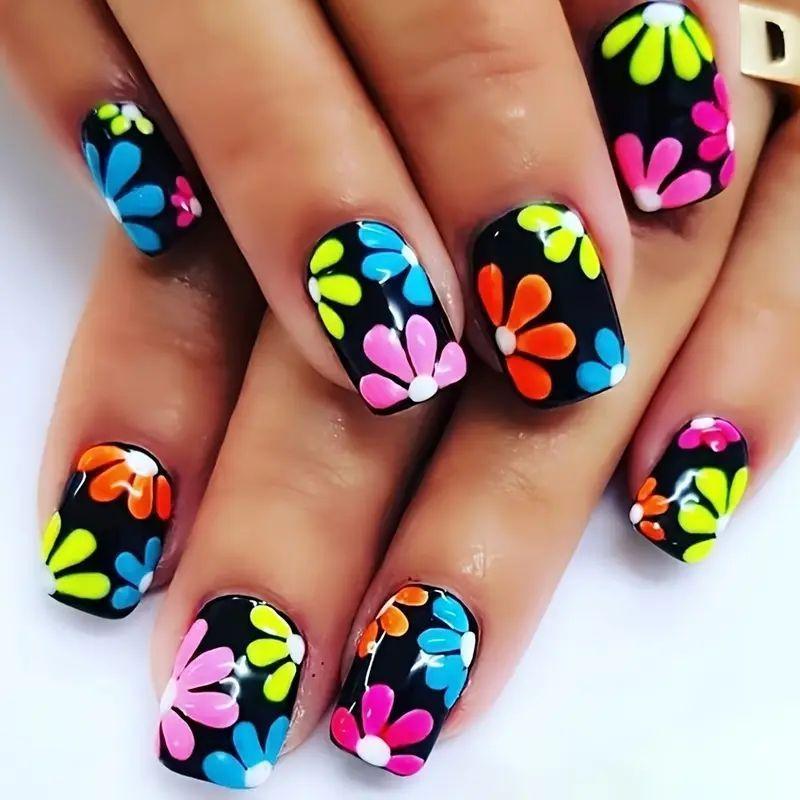 Nail Art 24 Pieces Small Fresh Collection Color Flower Plaid Corrugated Short Wearing Nail Piece
