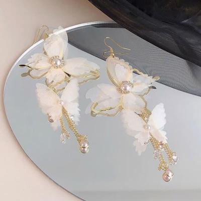 Women's Butterfly's Gorgeous Outing Point Earrings