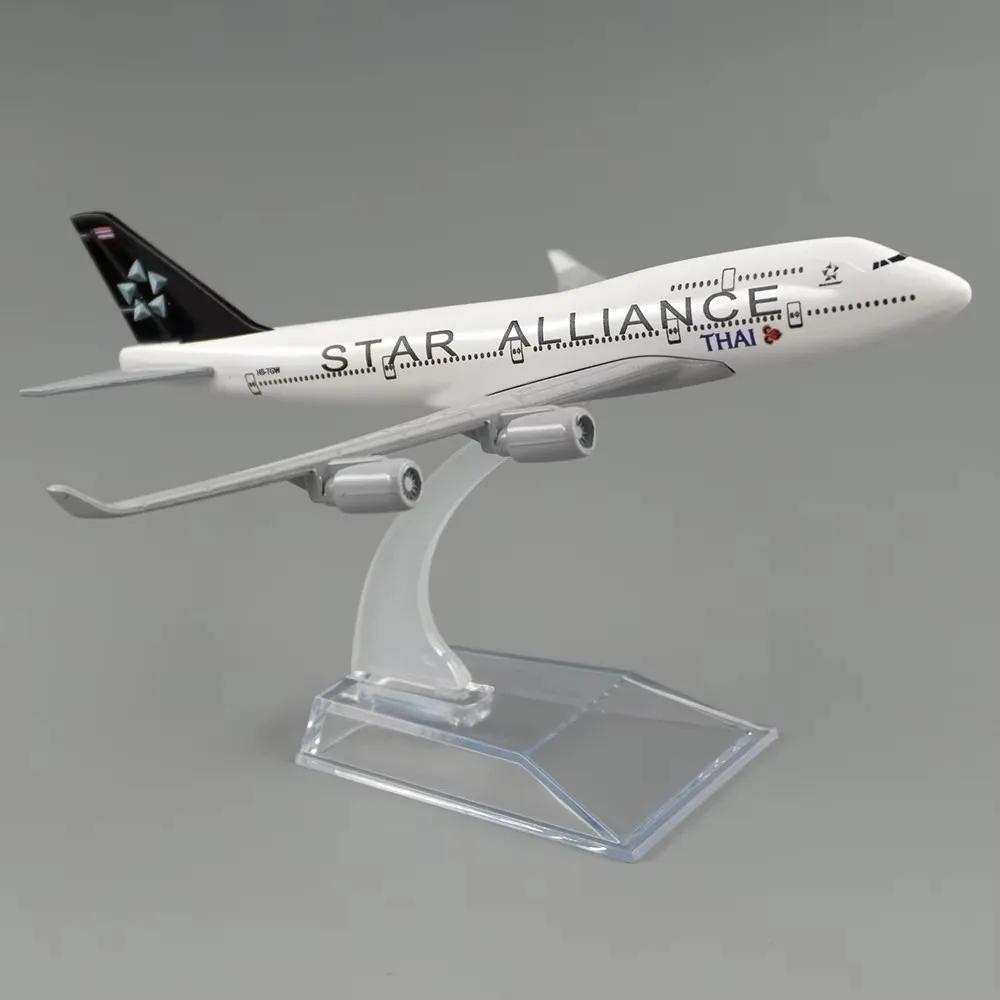 Alloy Airplane B747 Aircraft 747 Thai Star Alliance Airline 16cm 1/400 Scale Plane Model With Landing Gear Airplanes Decoration