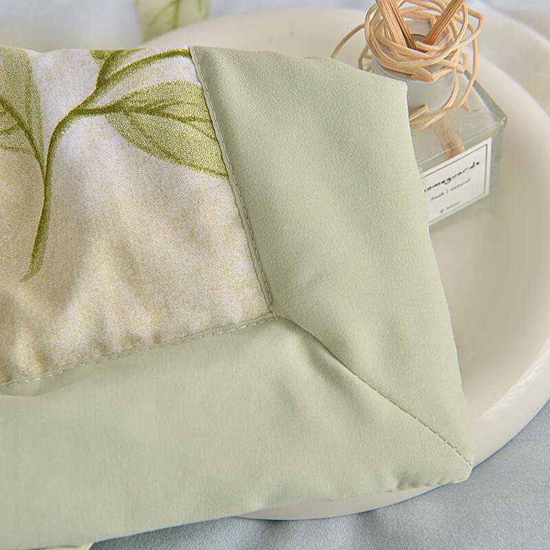 Soft & Comfortable Summer Polyester Quilt