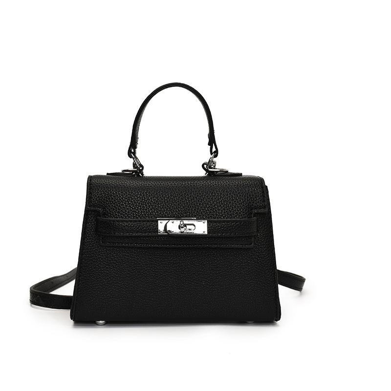 Hand Carry Fashionable Small Square Bag Women's 2025 Spring New Simple Casual Shoulder Bag High-end Trendy Messenger Bag