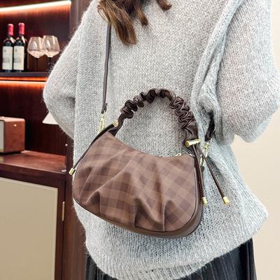 Niche Pleated Portable Dumpling Bag Women's New High-end Versatile Shoulder Bag Fashion Commuter Messenger Bag