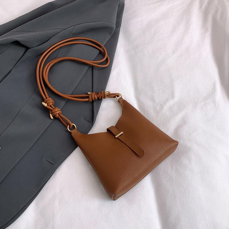 

Spring New Korean Style Top Handle Bags Fashiable Luxury Shoulder Bag Fashiable and Versatile Commuting Bag Small Square Bag коричневый