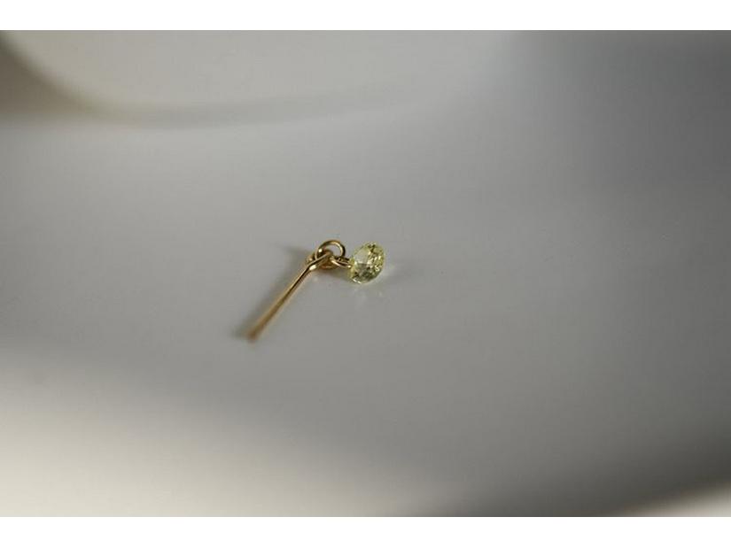 Gold-Plated Sterling Silver Zircon Stud Earrings – Fashionable & Versatile Women's Jewelry.