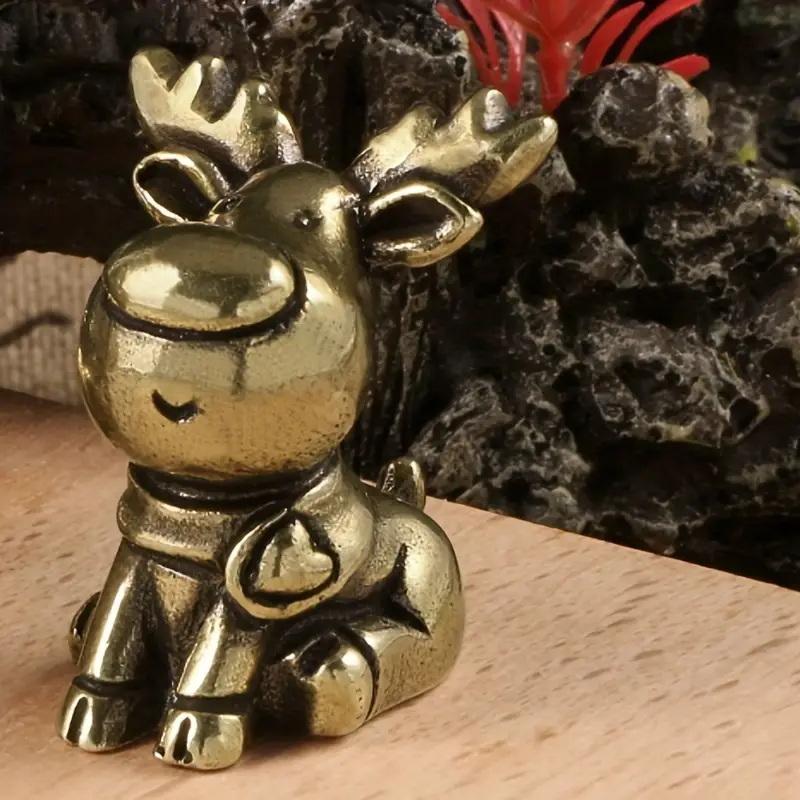 Figurine d'Élan en Laiton Fabriquée à la Main Ornements en Métal Cuivré avec Détail de Bois Décor d'Élan de Noël Décorations de Bureau pour la Maison Cadeau Élégant