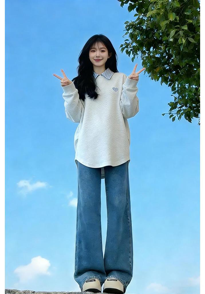 Maternity Spring/Fall 2026: Trendy Hoodie & Jeans Set
