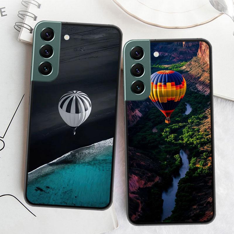 Drifting in a Hot Air Balloon's Serene Embrace Phone Case For Samsung Galaxy S22 S25 Ultra S21 S10 Plus S26 Edge S20 S23 S24 FE