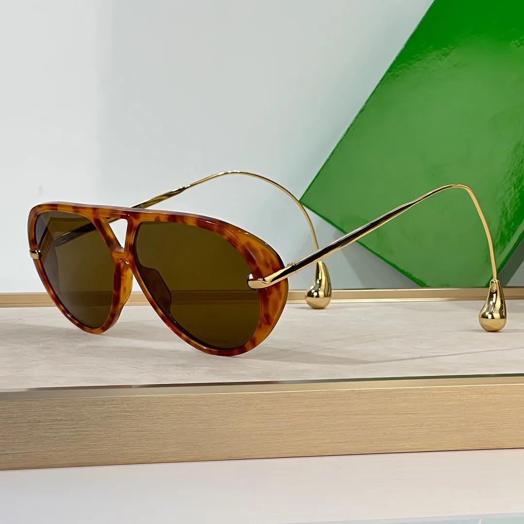 

Stylish Female Luxury Eyeglasses Large Pilot Sunglasses Female For Male Popular Retro Sun Eyeglasses Punk Double Bridge Glasses 1PC