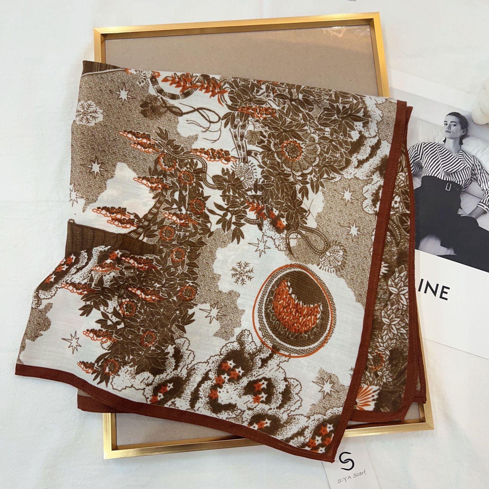 

2024 Новый модный универсальный шелковый шарф 68 см с принтом солнцезащитный декоративный маленький квадратный шарф бархатная текстура шарф 68*68cm