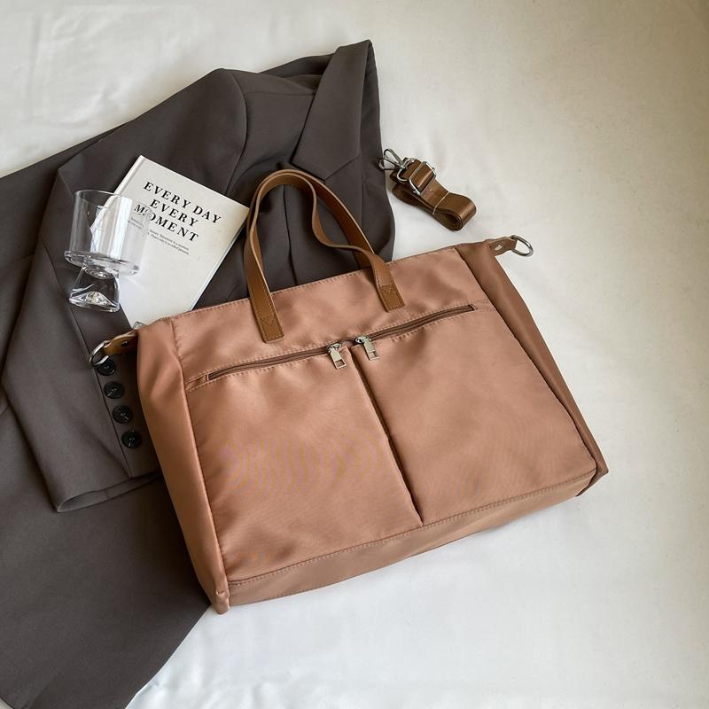 Большая вместительная женская сумка через плечо — фото 10