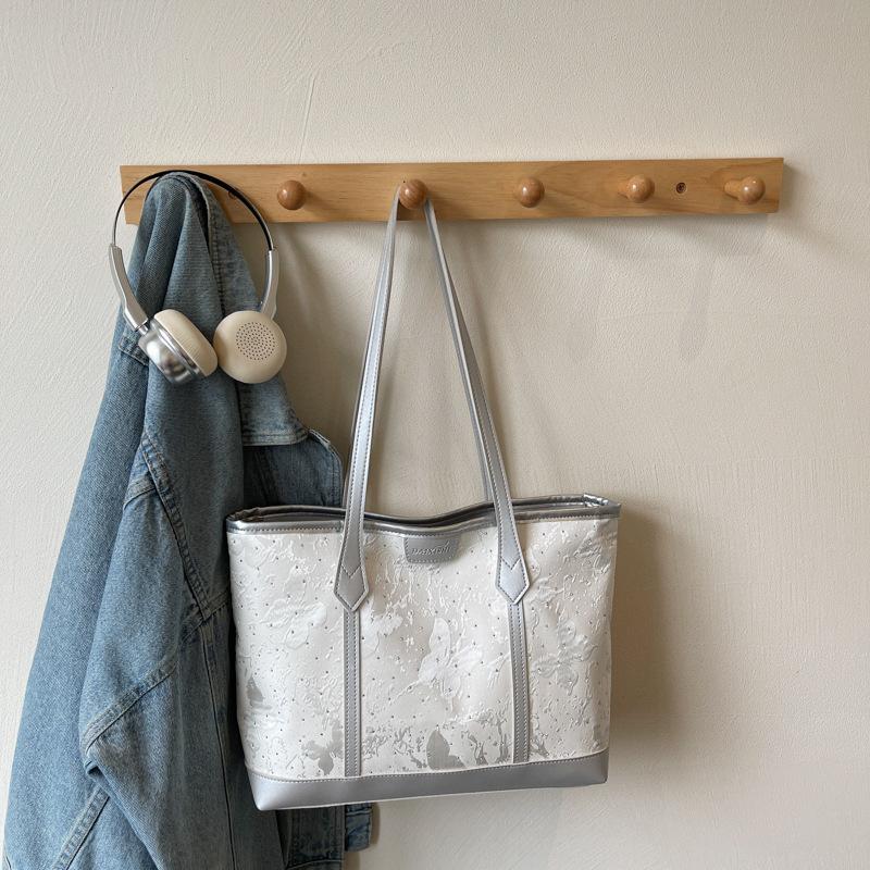 

Сумка-тоут женская большой вместимости 2025 новая модная повседневная на плечо ручная сумка для поездок