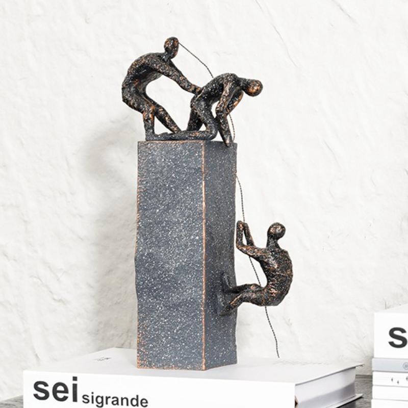 Resin Figurines Creative Climbing Ornament Modern Aesthetic Household Ornaments Living Room Furniture Decoration Accessories