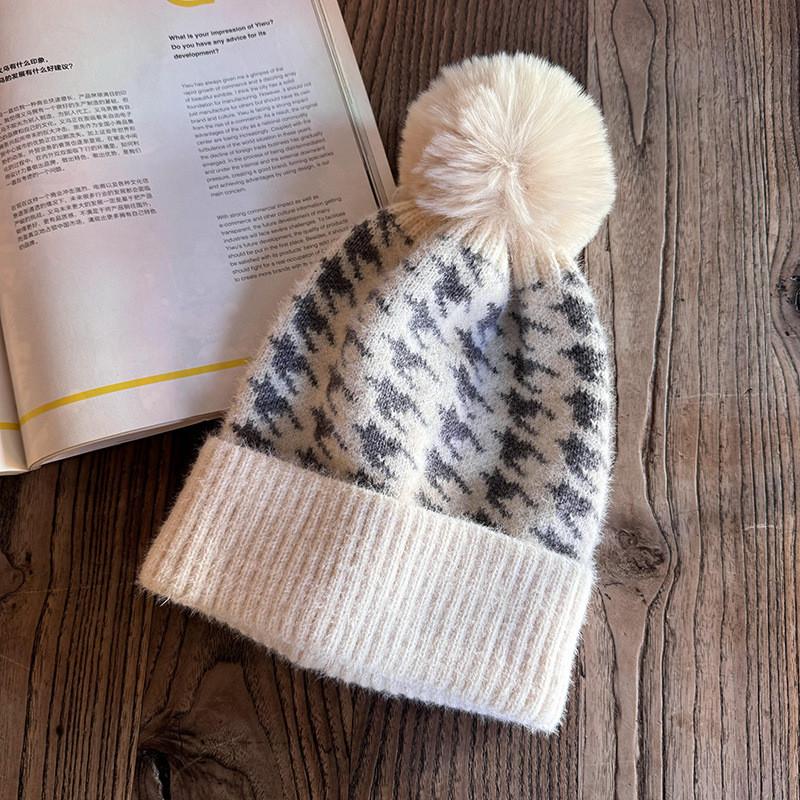 Knit Hat For Women With Vintage Houndstooth Pattern And Warmth For Autumn Winter Fashion