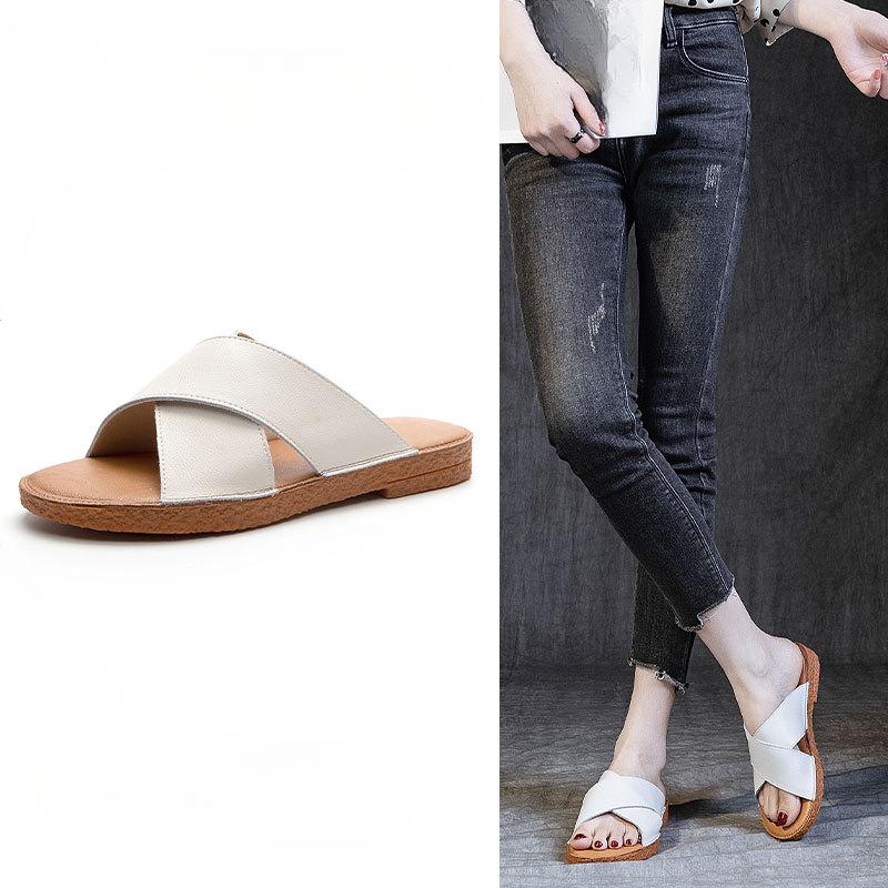 Fashionable Women's Outerwear Versatile Flat New Beach Shoes and Slippers