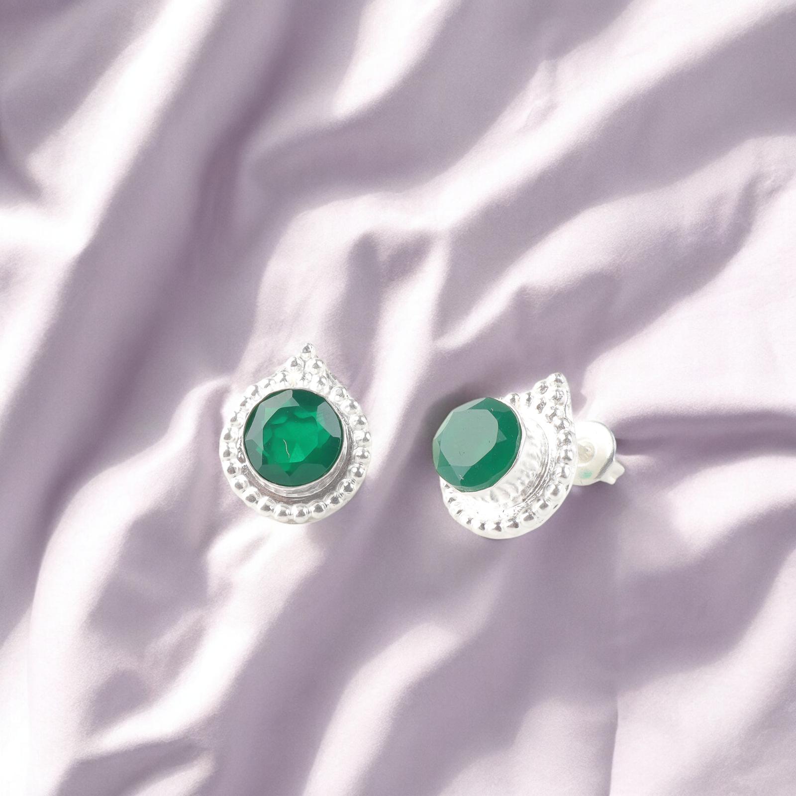 

Зеленый Оникс Драгоценный Камень 925 Стерлинговое Серебро Ювелирные Изделия Ручной Работы Свадебные Пусеты 0.62 EE-125-13