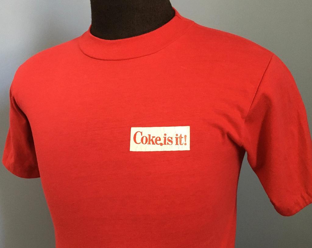 Vintage 80er Coke Ist Es! T-Shirt: 1983 coca-cola - KLEIN