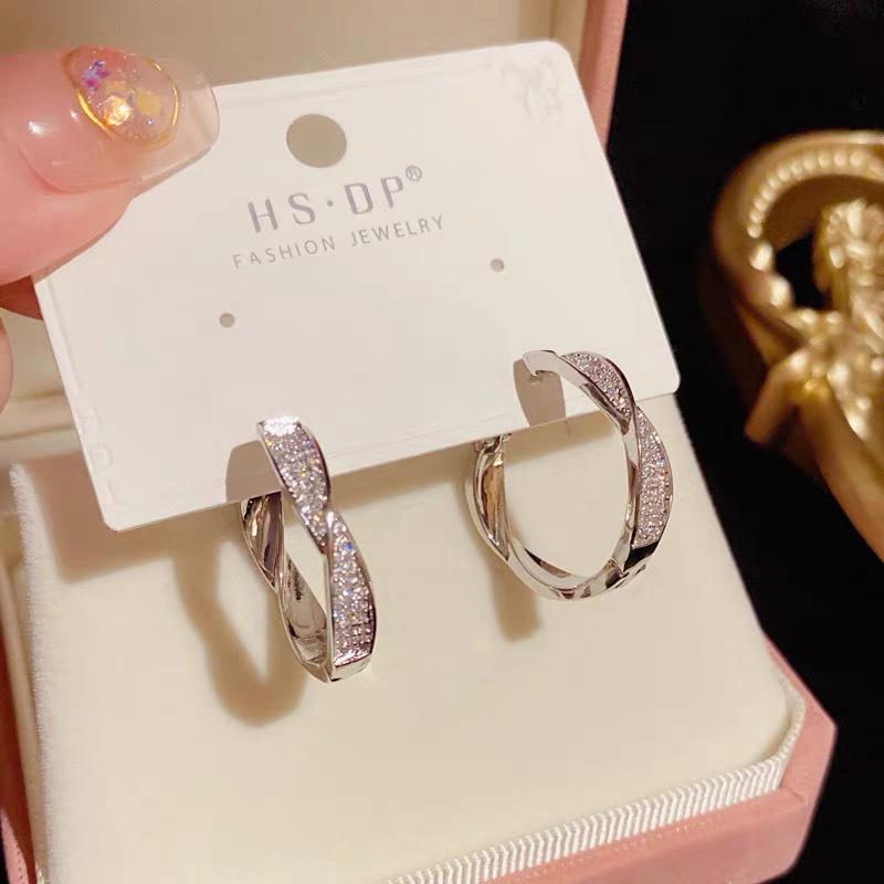2024 Trend: Luxury Zircon Twisted Hoop Earrings for Women – Elegant Ear Cuffs & Simple Hoops
