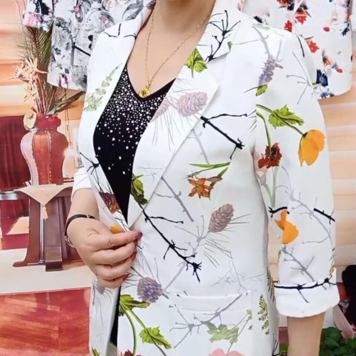 Ein dünner und stilvoller Cardigan für Damenfrühling und -sommer, ein sonnenschützender Cardigan für Damen mit bedruckter Slim-Fit-Blazerjacke