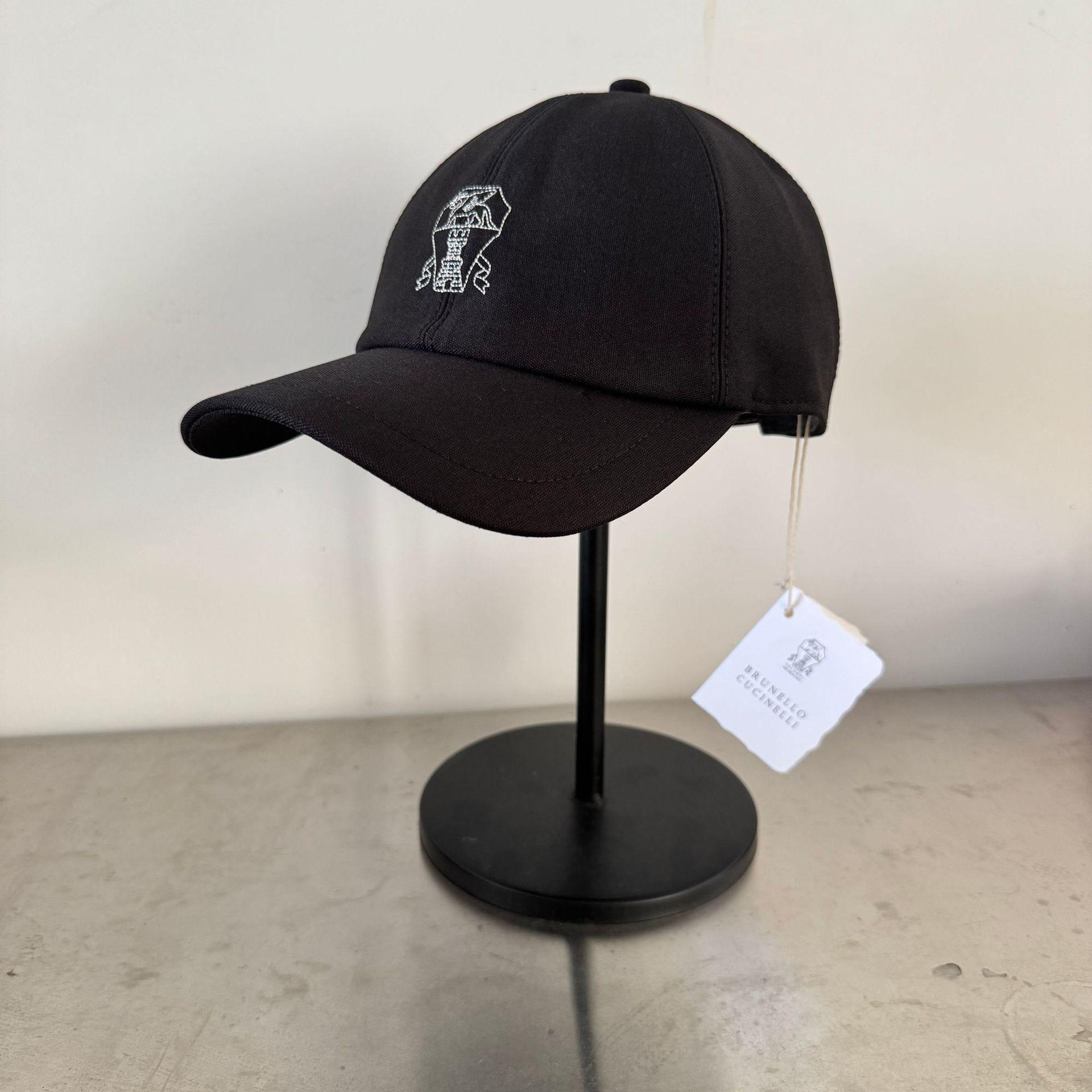 

European & American Soft Top Duckbill Hat - Trendy Sun Protection for Men & Women; Versatile Four Seasons Fabric