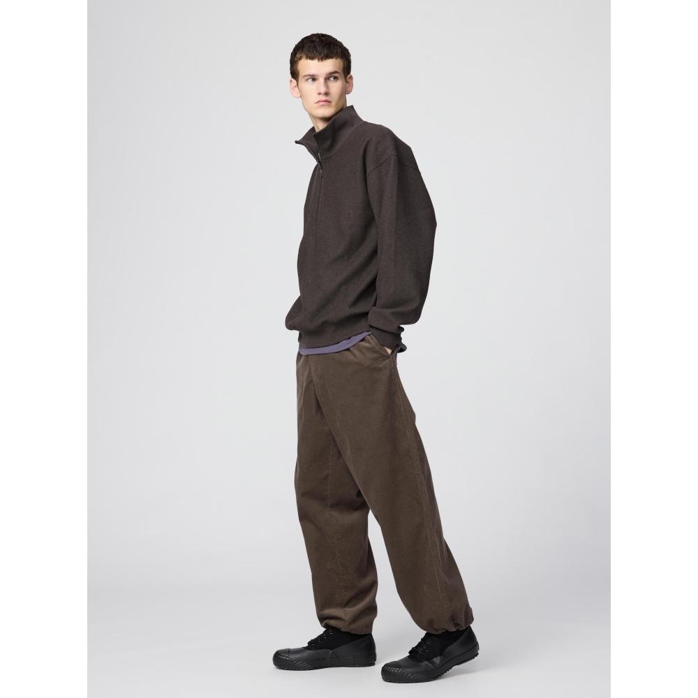 Uniqlo Corduroy Utility Pants Model