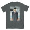 Kuchen ins Gesicht Rene Magritte Sohn des Menschen Kurzarm Unisex T-Shirt Unisex T-Shirt