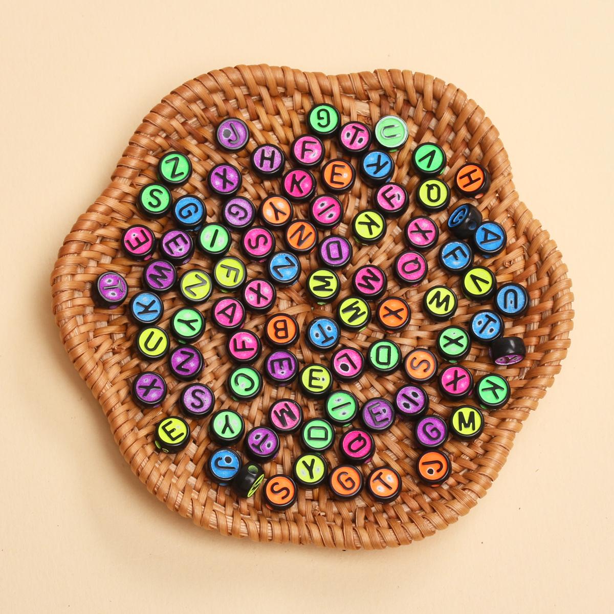 

100 шт. 7 мм акриловые цветные круглые бусины с буквами для изготовления ювелирных изделий своими руками ожерелье брелок браслет бисерный материал модные аксессуары