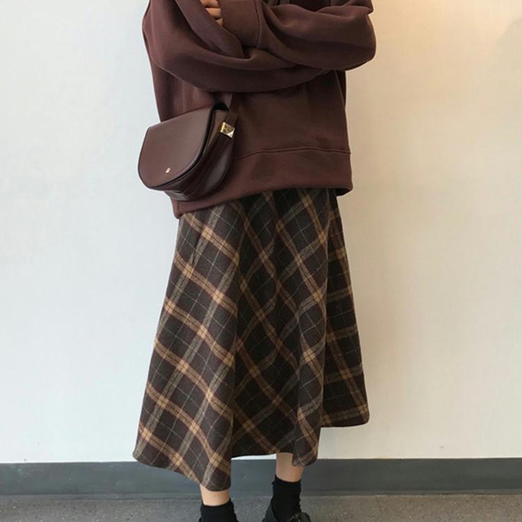 Women's Retro Wool Plaid Midi Skirt Autumn Plus Size Slim-Fitting A-Line Skirt for Pear Body Shape