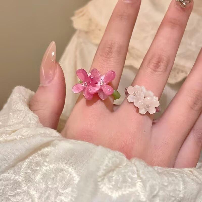 Fresh Simple Acrylic Wind Chime Flower Elastic Rings Hand Woven Glass Bead Stretchable Women's Ring Y2K Aesthetic Jewelry Gifts
