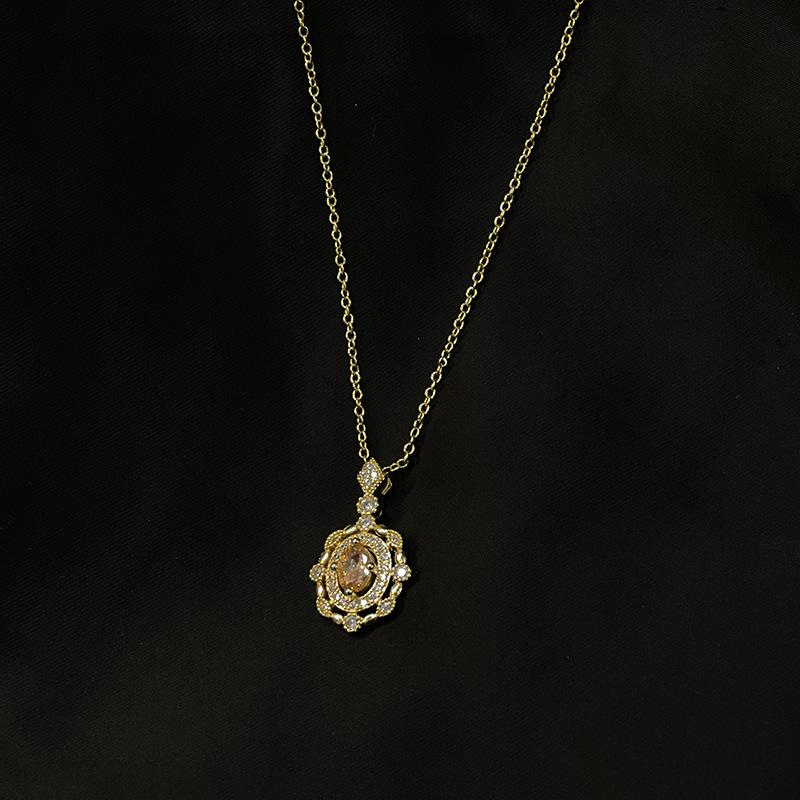 

New Medieval Color Zircon Necklace Women S High-End Clavicle Chain Niche Design Accessories
