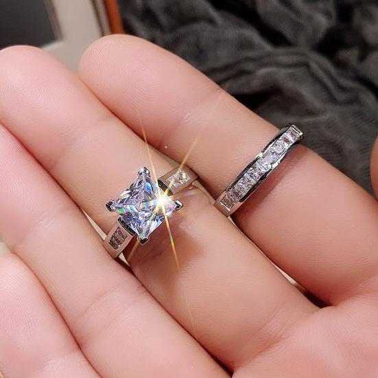 2Pcs/Set Women Ring Set Zinc Alloy Metal Rings with Rhinestones Claw Bezel Setting Classic
