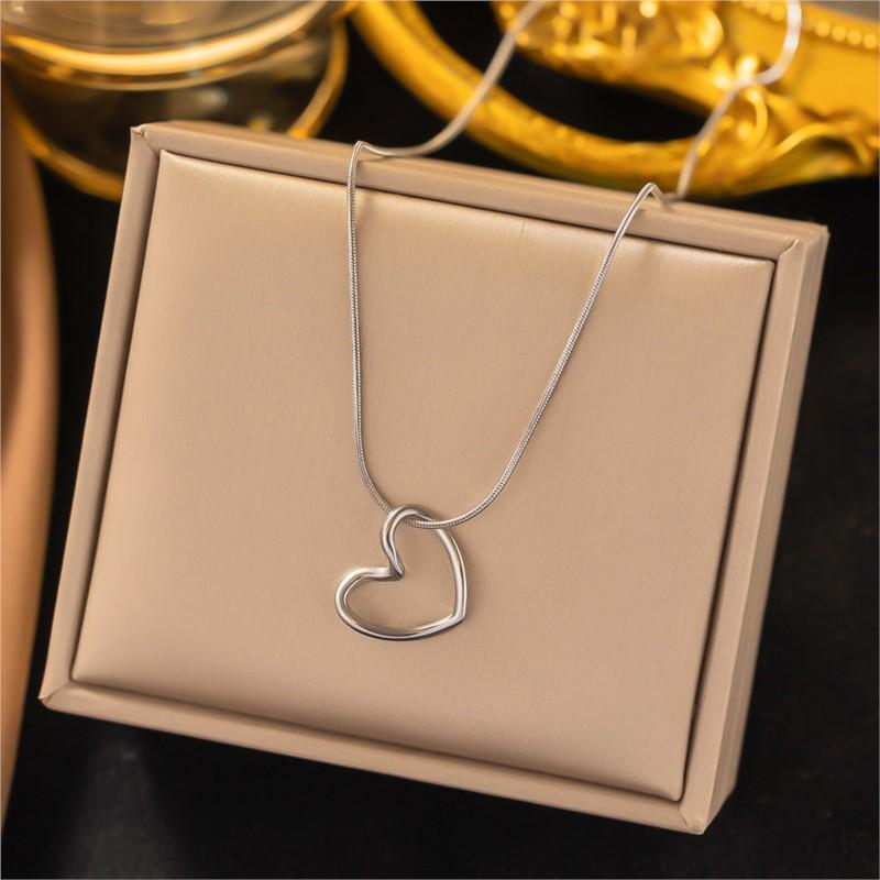 L316 Stainless Steel Twist Hollow Heart Pendant Necklace For Women Spicy Girls Simple Clavicle Chain Jewelry Gift