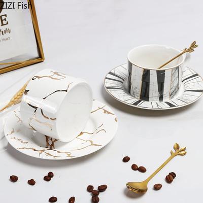Tasse et soucoupe en céramique à texture marbre doré Tasse à café pour table à manger Mugs pour thé au lait Tasse à thé pour l'après-midi Récipient pour jus de fruits
