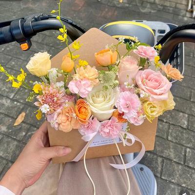 Decorazioni per la casa – Ghirlande e fiori artificiali