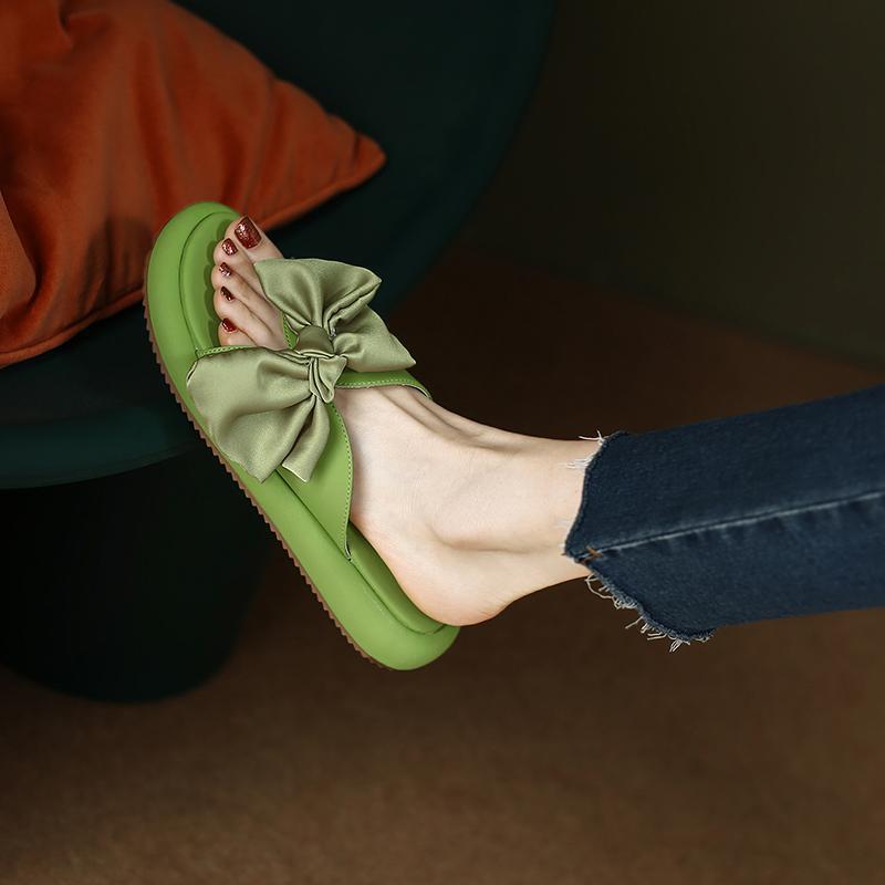 Soft-soled shit-stepping bow flat-soled sandals, new thick-soled women's cool slippers for women's summer wear in the summer of 2025
