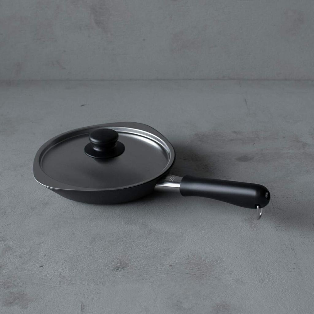 Sori Yanagi Iron Frying Pan with Nitriding and Double Fiber Tsubame Sanjo Designed To Prevent Sticking with Textured Surface Rust-resistant Non-stick