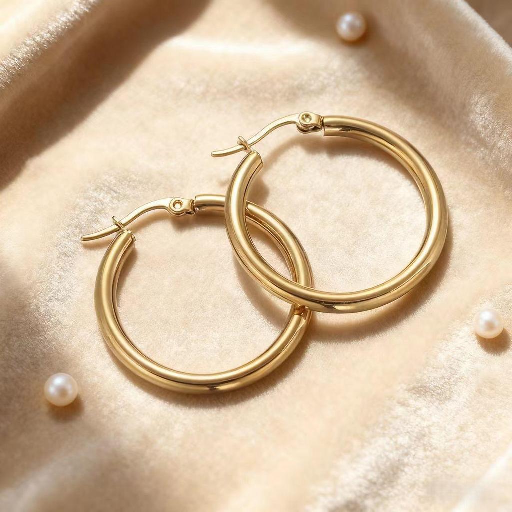 European American Classic Smooth C-Shaped Hoop Titanium Steel Retro Earrings for Women