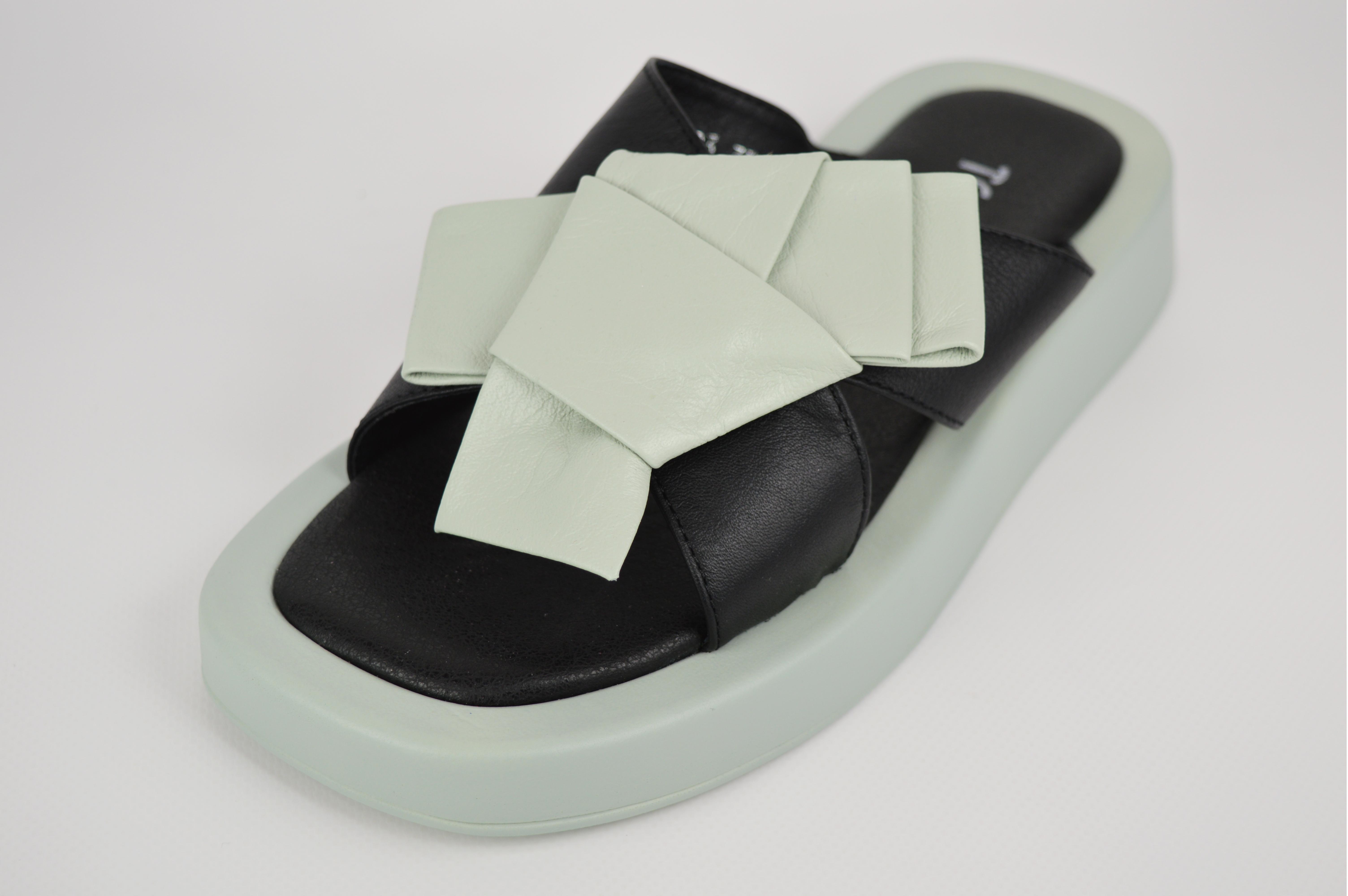 

Шльопанці жіночі Teona 21258 36 Олива шкіра 36 олівін